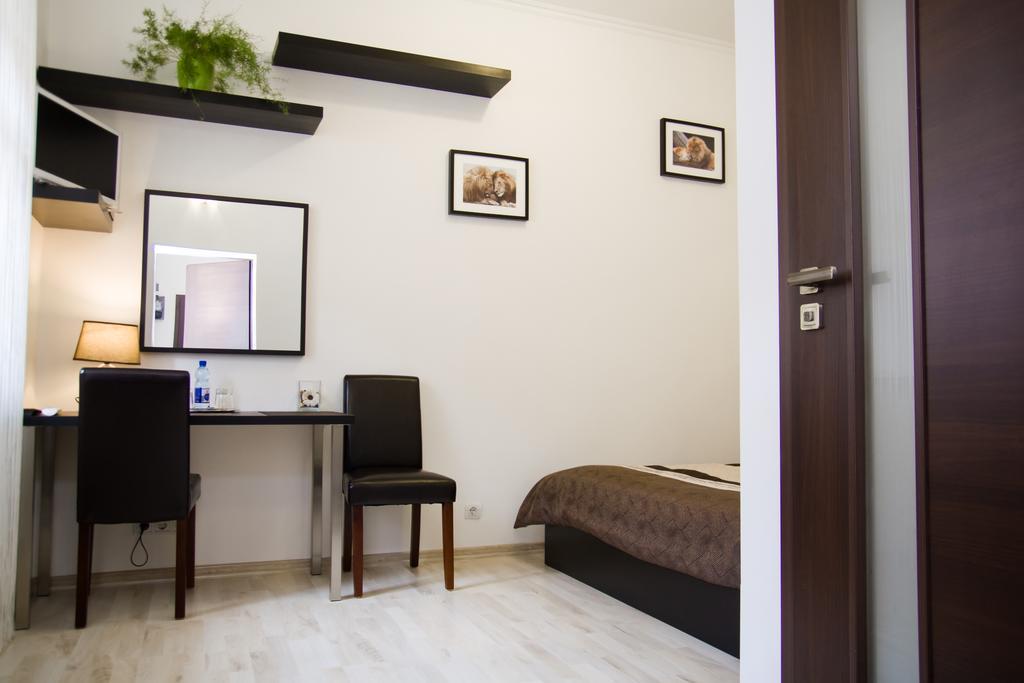 Leo Apartment บราติสลาวา ภายนอก รูปภาพ