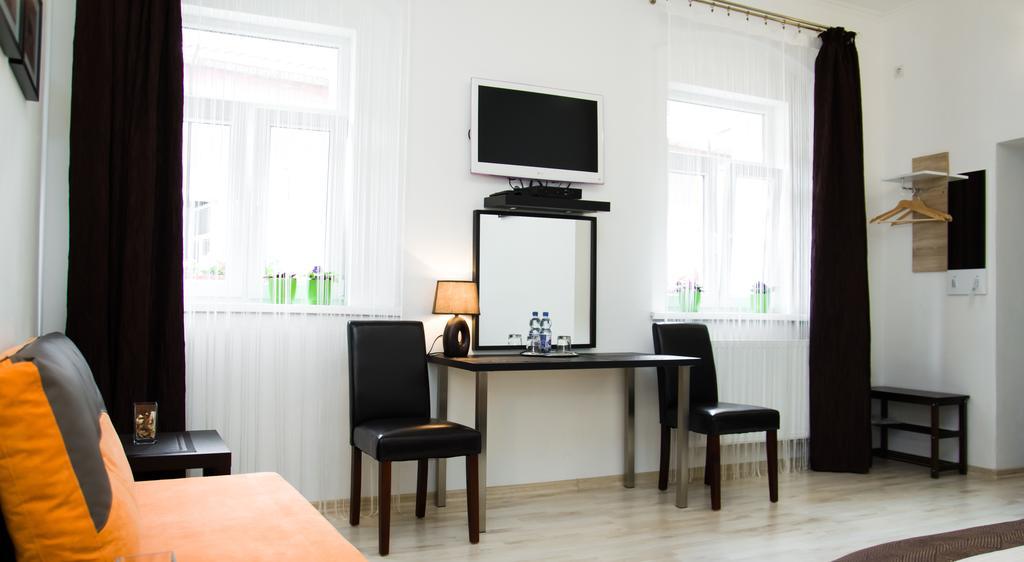 Leo Apartment บราติสลาวา ภายนอก รูปภาพ