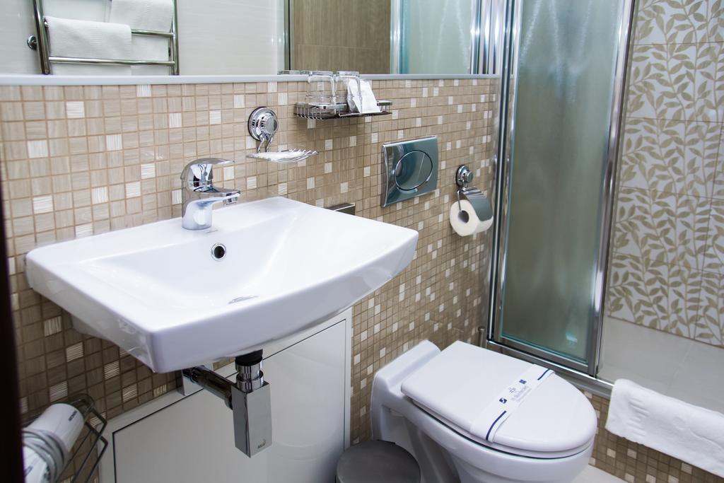 Leo Apartment บราติสลาวา ภายนอก รูปภาพ