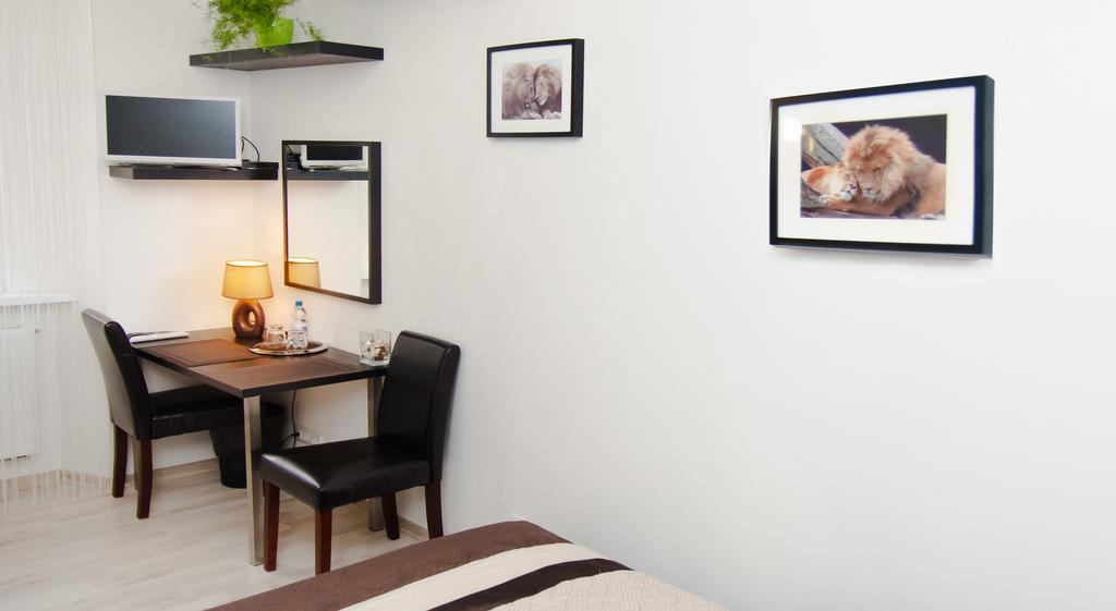 Leo Apartment บราติสลาวา ภายนอก รูปภาพ