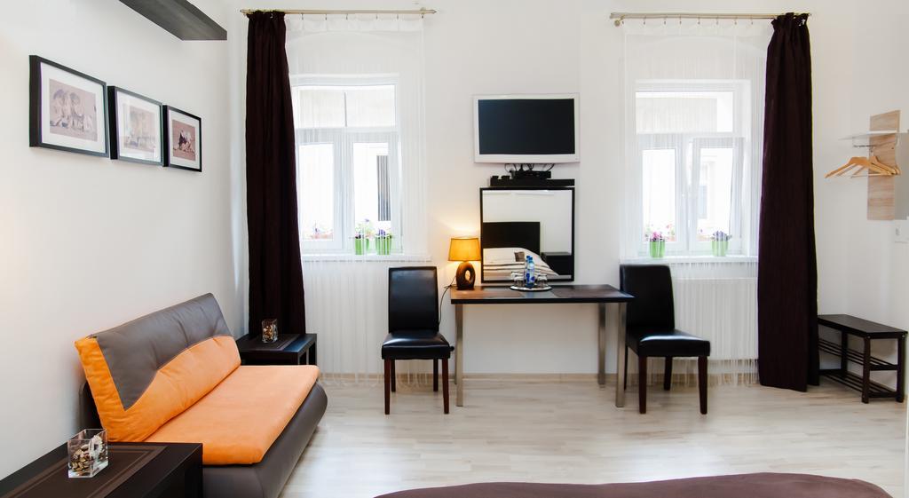 Leo Apartment บราติสลาวา ภายนอก รูปภาพ