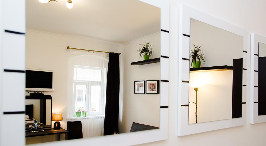 Leo Apartment บราติสลาวา ภายนอก รูปภาพ