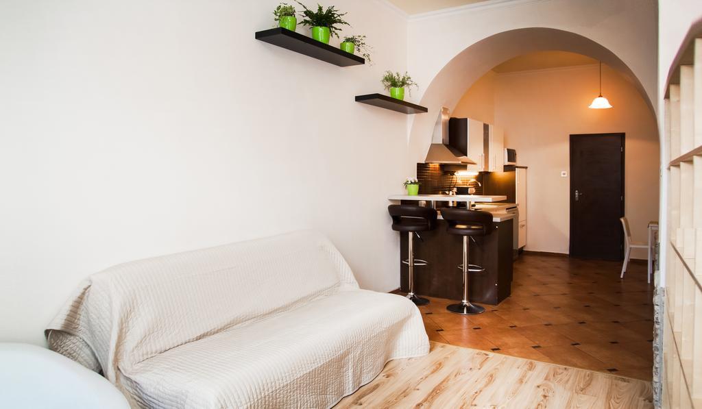 Leo Apartment บราติสลาวา ภายนอก รูปภาพ
