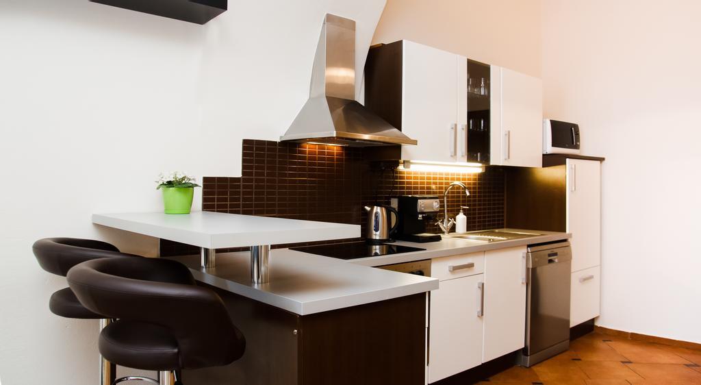 Leo Apartment บราติสลาวา ภายนอก รูปภาพ