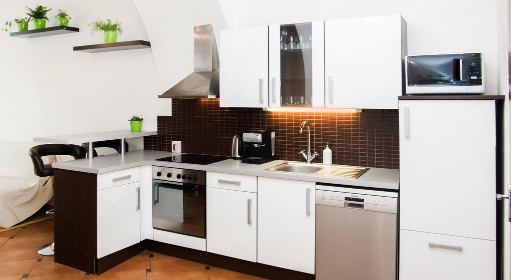 Leo Apartment บราติสลาวา ภายนอก รูปภาพ