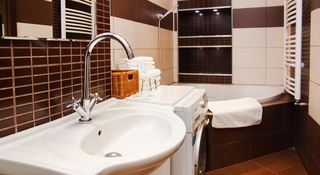 Leo Apartment บราติสลาวา ภายนอก รูปภาพ