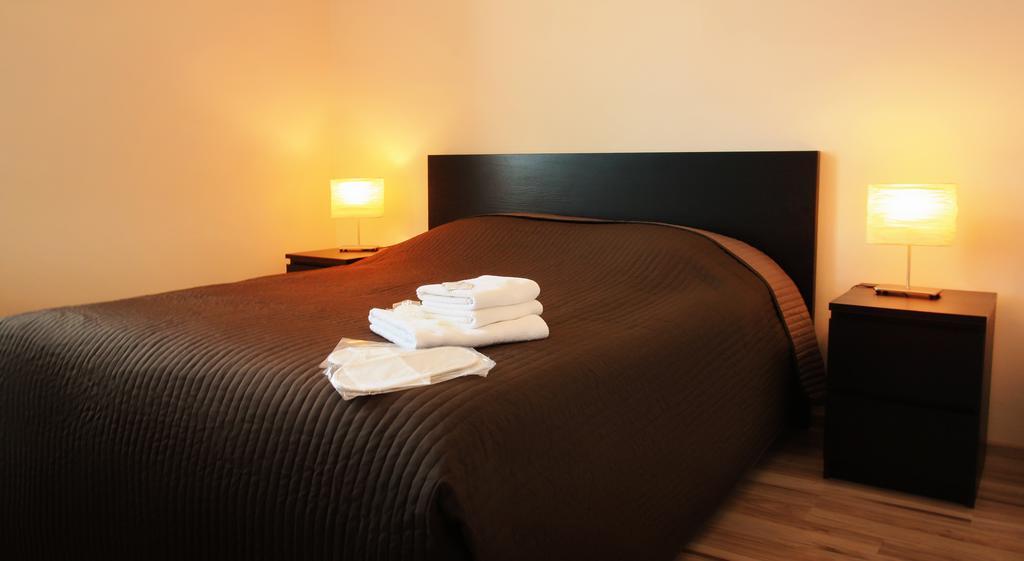 Leo Apartment บราติสลาวา ภายนอก รูปภาพ