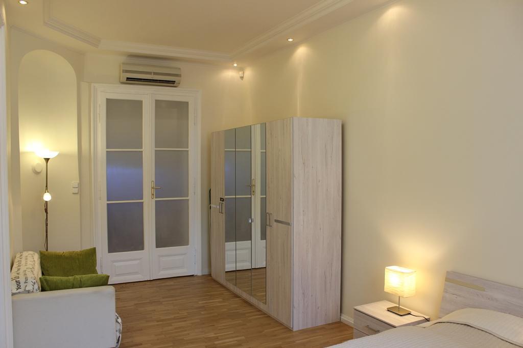 Leo Apartment บราติสลาวา ภายนอก รูปภาพ