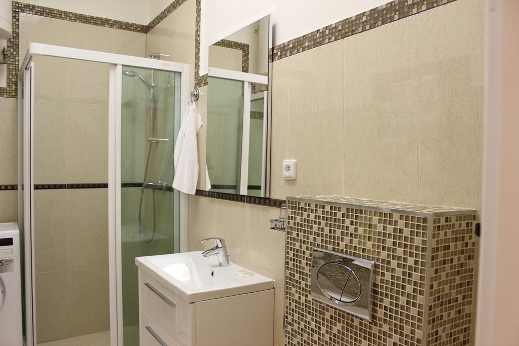 Leo Apartment บราติสลาวา ภายนอก รูปภาพ